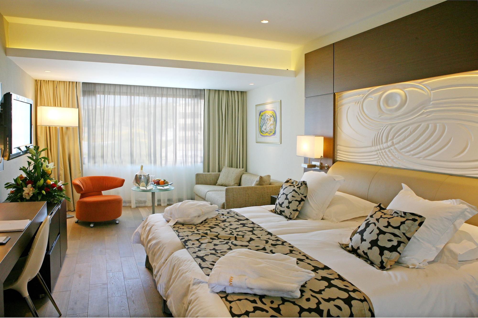 아마투스 비치 호텔 리마솔 레메소스 외부 사진 A room at the hotel
