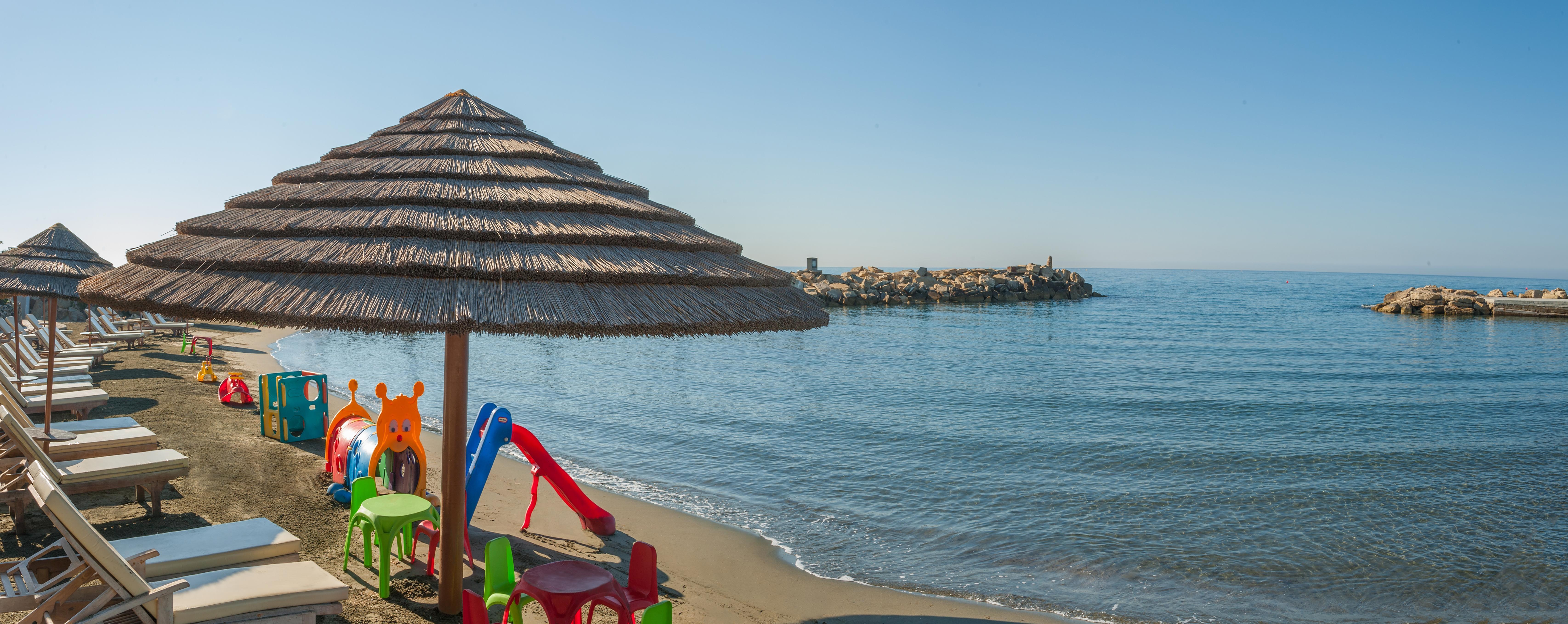 아마투스 비치 호텔 리마솔 레메소스 외부 사진 The beach of Nea Vrasna