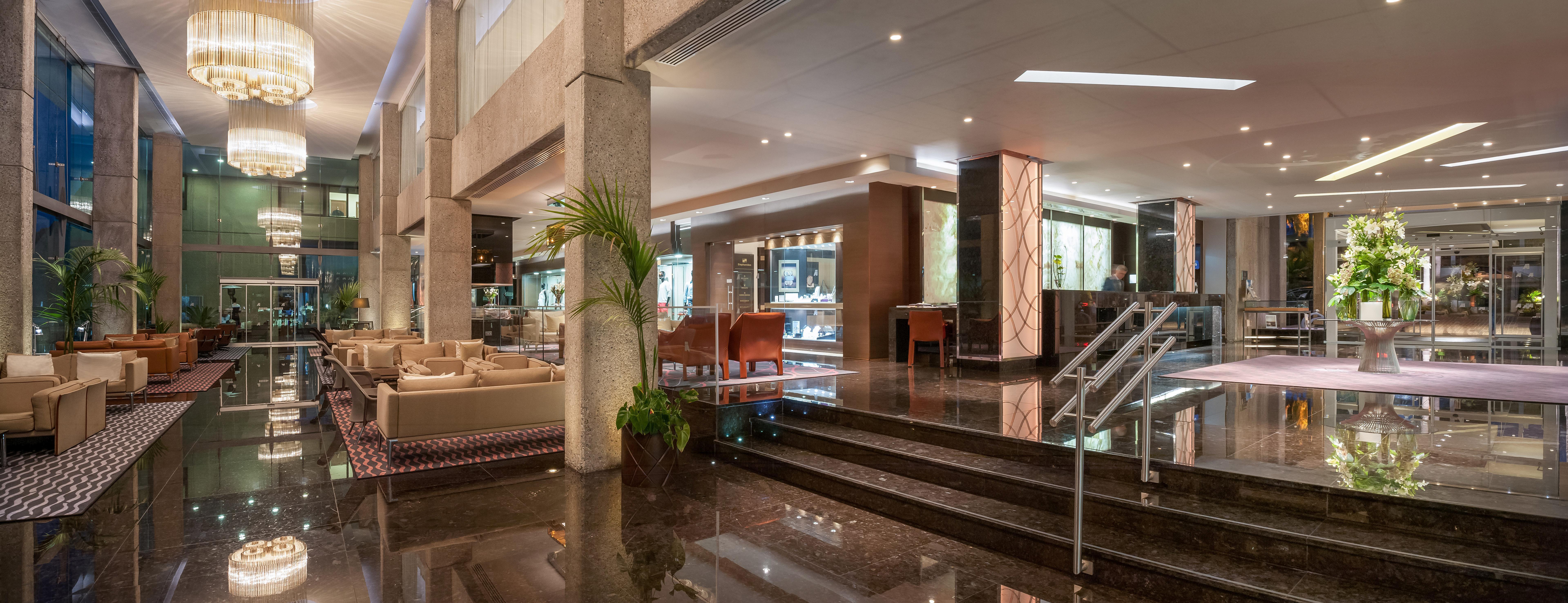 아마투스 비치 호텔 리마솔 레메소스 외부 사진 The lobby of the hotel