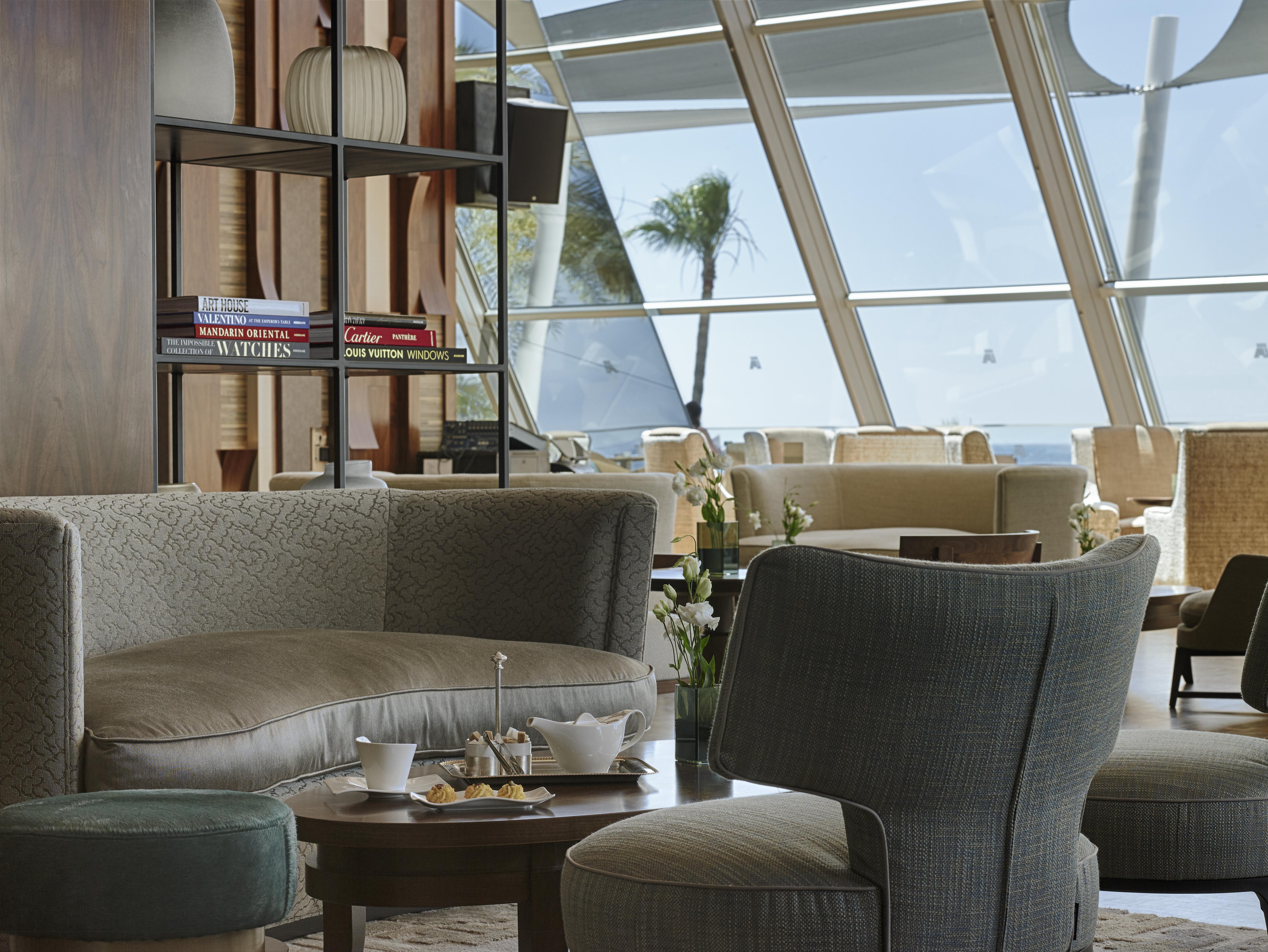 아마투스 비치 호텔 리마솔 레메소스 외부 사진 The Club at Hamad International Airport