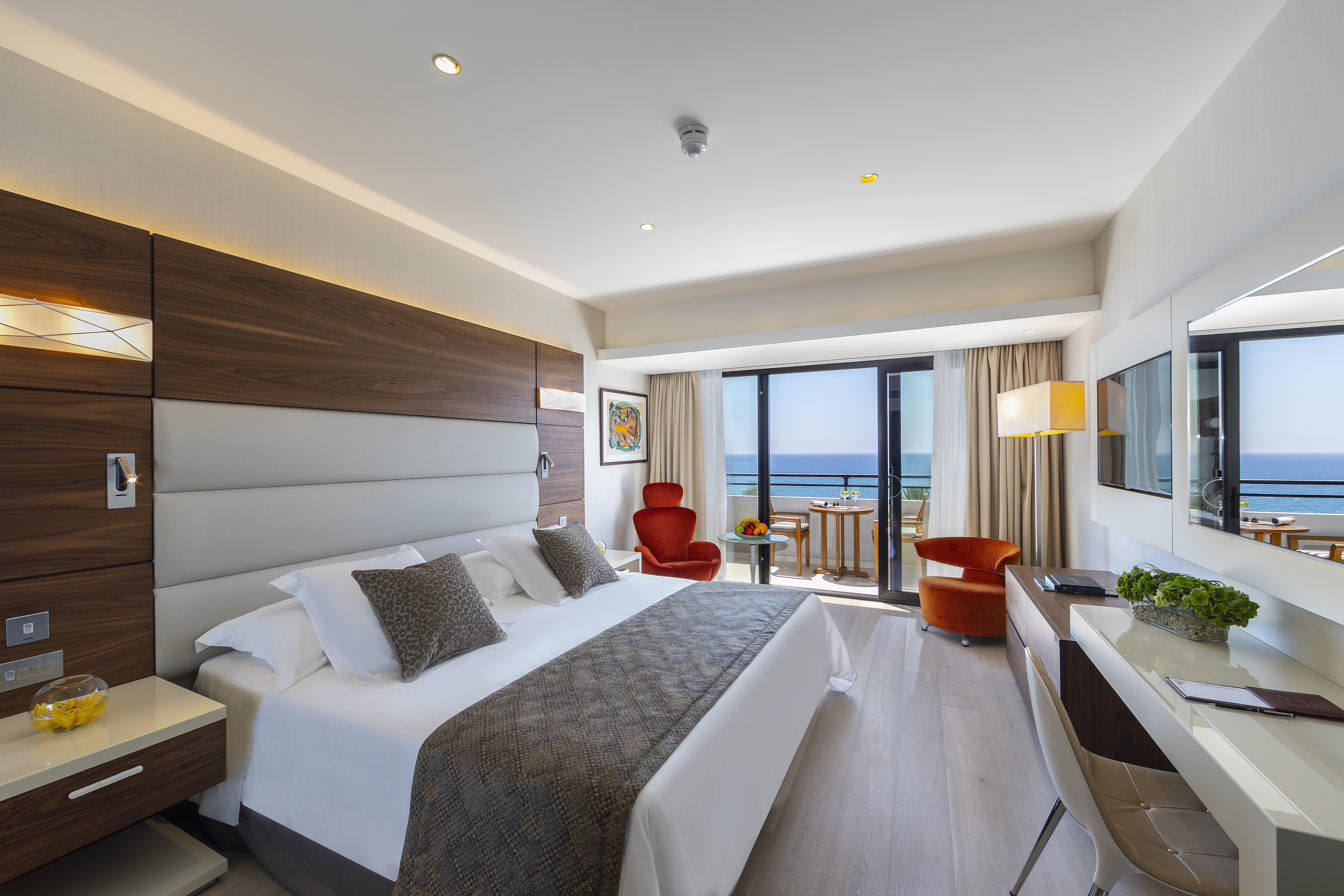 아마투스 비치 호텔 리마솔 레메소스 외부 사진 A room at the hotel