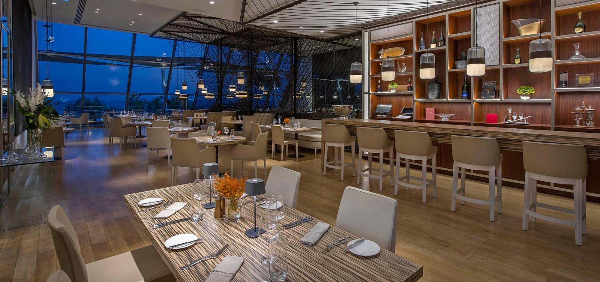 아마투스 비치 호텔 리마솔 레메소스 외부 사진 The Lounge at the Westin Hyderabad