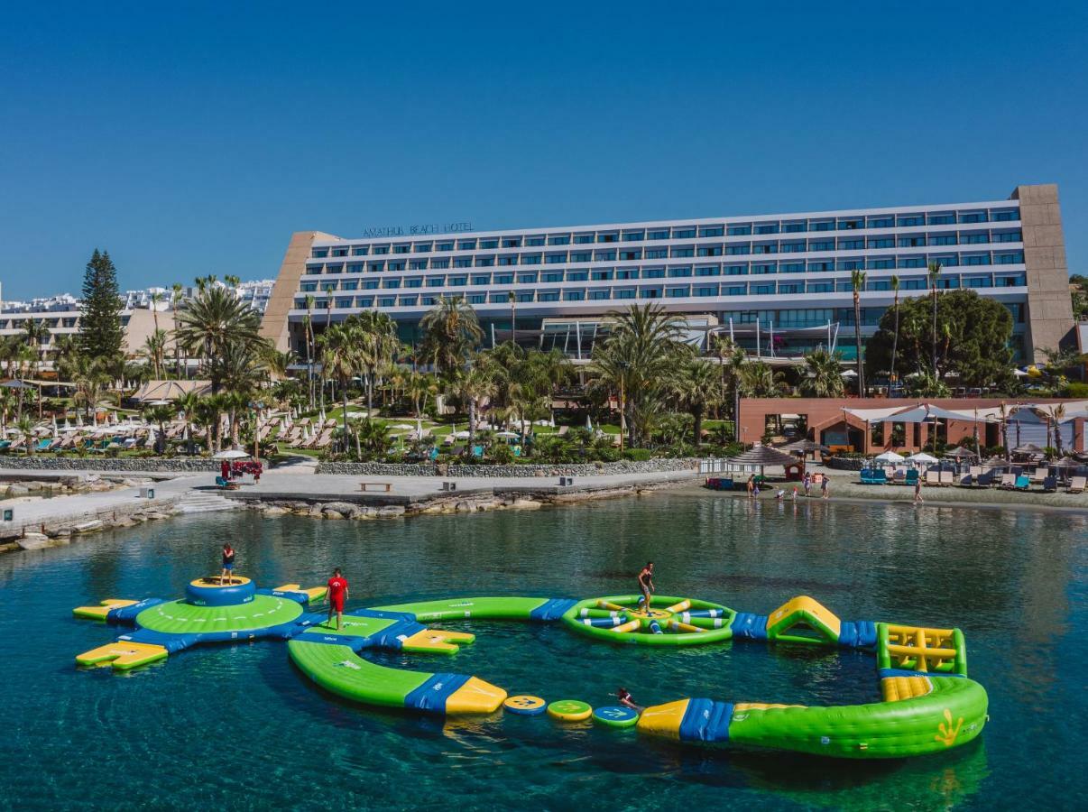아마투스 비치 호텔 리마솔 레메소스 외부 사진 The resort's water park